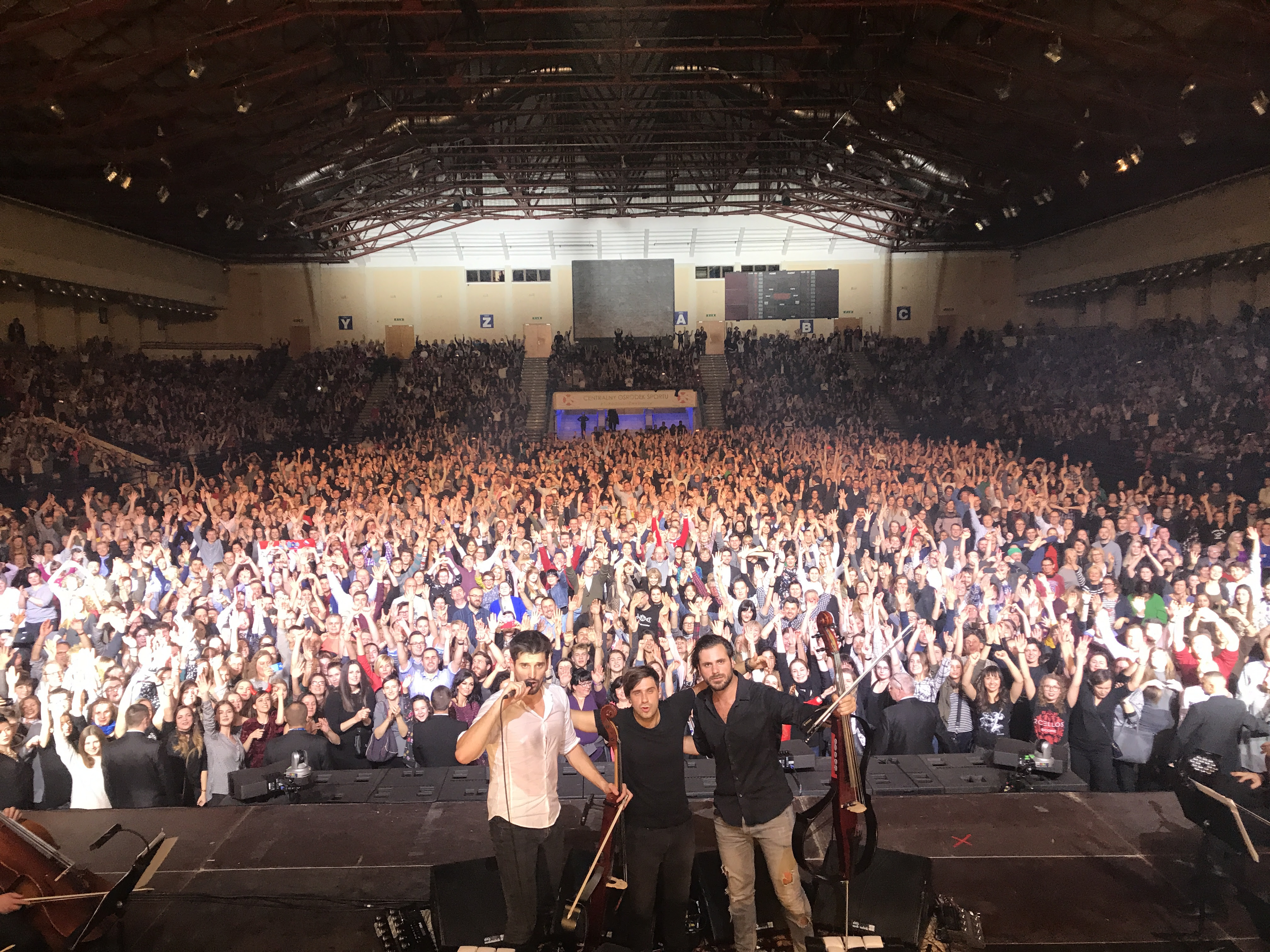 2CELLOS uspješno započeli rasprodanu europsku turneju i oduševili Varšavu !
