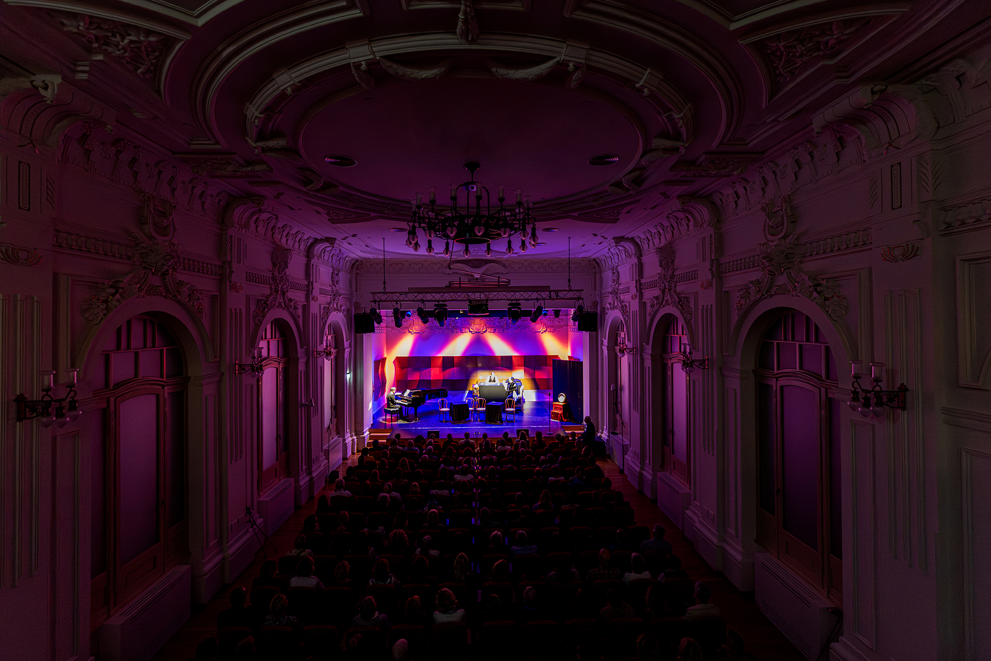 Od njujorškog jazza do Chopina: dva klavirska svijeta u Hrvatskom domu