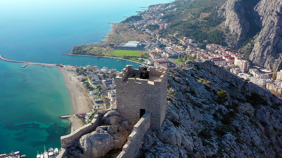 Tvrđava Fortica iznad Omiša i DJ Jock u video projektu spajaju povijesnu baštinu s elektroničkom glazbom