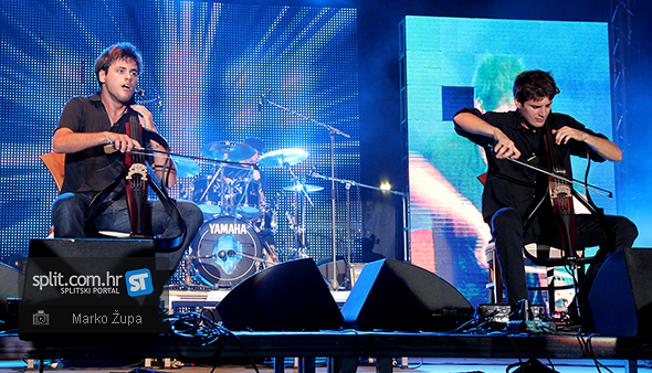 2Cellos oduševili prepunu Rivu