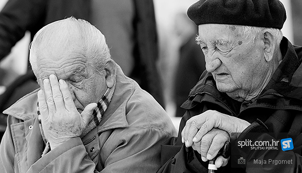 Crno bila kronika: Predbožićne čestitke kandidata za gradonačelnika