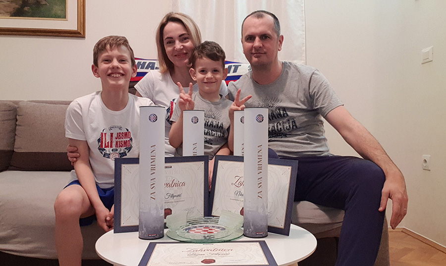 Naš Hajduk: Cijela obitelj Filipović sudjeluje u projektu otkupa!