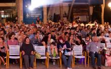 Ništa kiša: “Velika španjolska obitelj” u 21:30 u ljetnom kinu Bačvice!