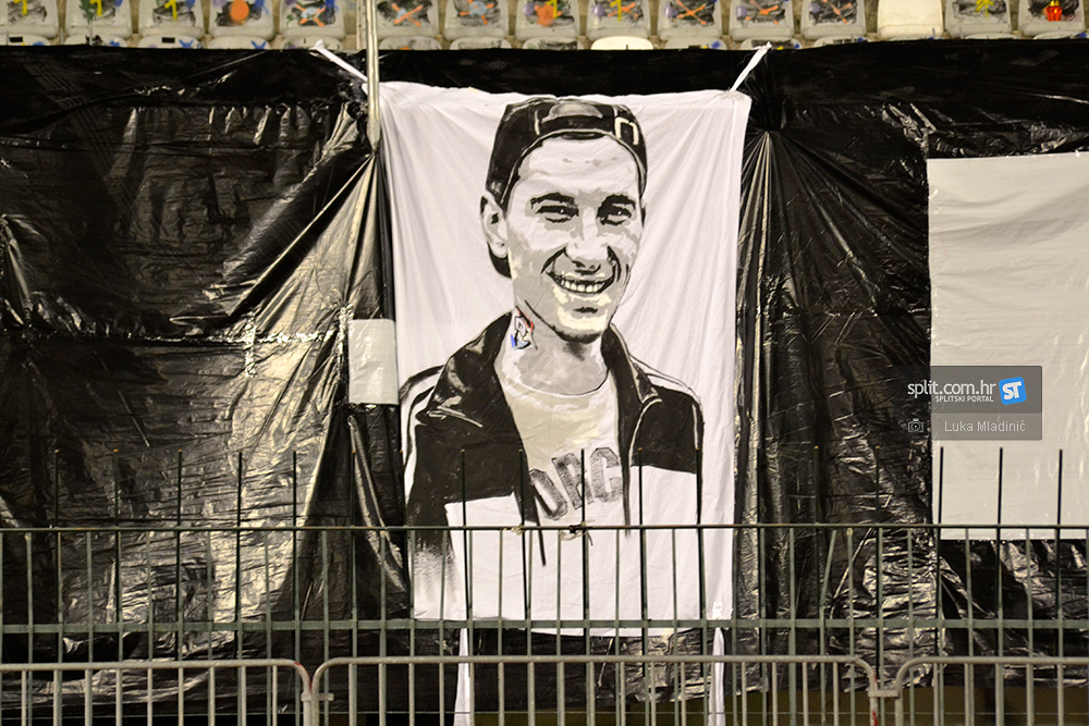 Hajduk pobjedio Slaven Belupo, a Torcida odala počast Ivanu Mati Blaževiću