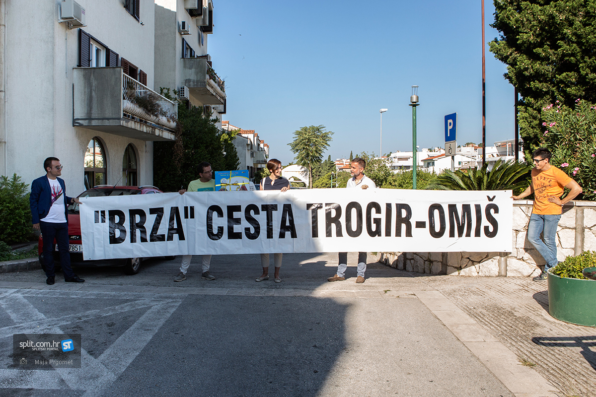 Prosvjednici dočekali župana zbog brze ceste  Trogir-Omiš