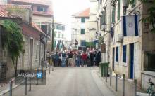 Prosvjednike na Šperunu čuva vojska pod teškim naoružanjem