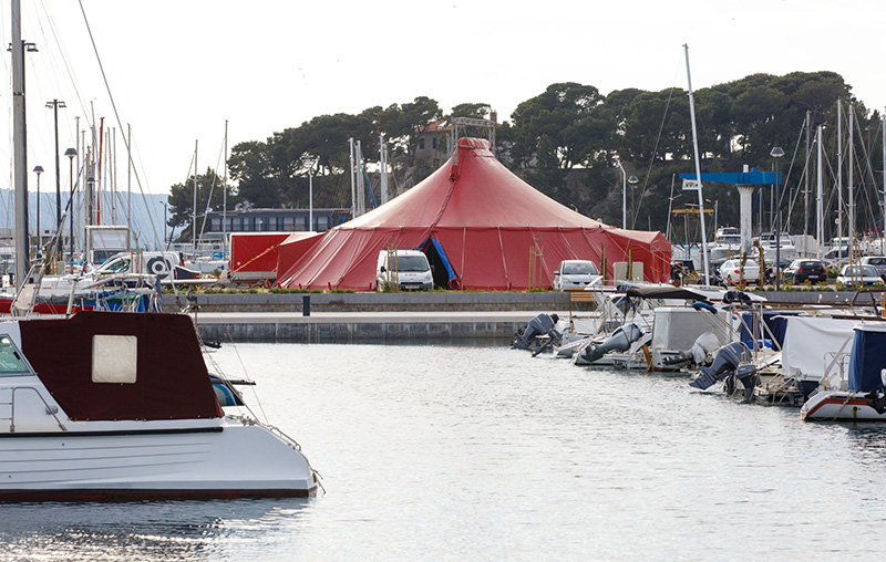 Besplatne cirkuske predstave u Splitu: Kako balansirati daskama i vazama za cvijeće