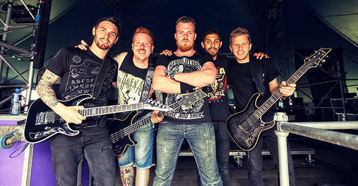 George Harris (The Raven Age) : Ne smeta mi biti na turneji s tatom i sestrom