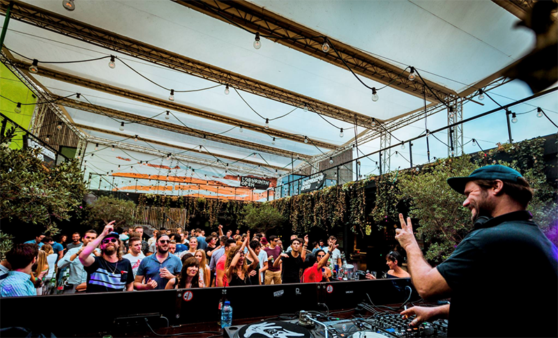 Glazbena konferencija s prominentnim imenima, mini radionice, satovi joge i još mnogo, mnogo toga..​.​