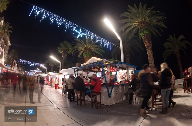 Kućice na Rivu i Prokurative stižu već 26.studenog!