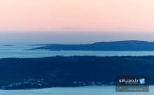 Rijedak pogled na Italiju i otočić Jabuku s Kozjaka