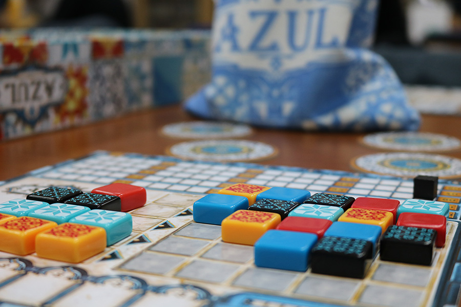 Igram da ne ostarim: Azul i Sagrada –šareni komadići sreće