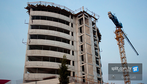 DCG toranj doseže punu visinu