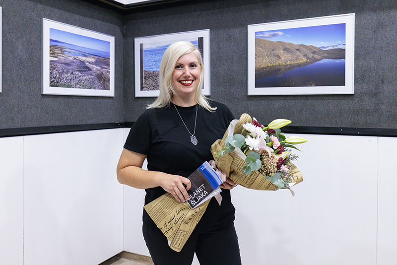 U prepunom Fotoklubu Split otvorena izložba Maje Prgomet “Planet Šljaka”