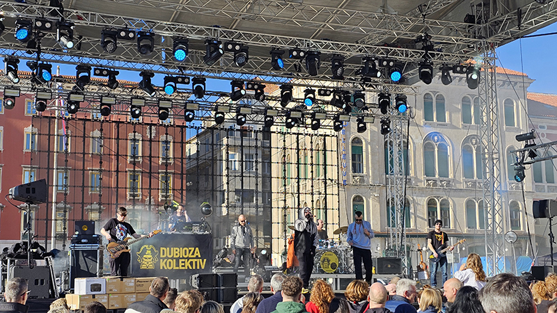 Doček Nove 2025. u Splitu: Glazbeni spektakl na Rivi s Dubiozom kolektiv i DJ Antoineom – pogledajte tonsku Dubioze