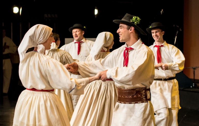 Slovenski folkloraši besplatno u Domu HV-a u Lori