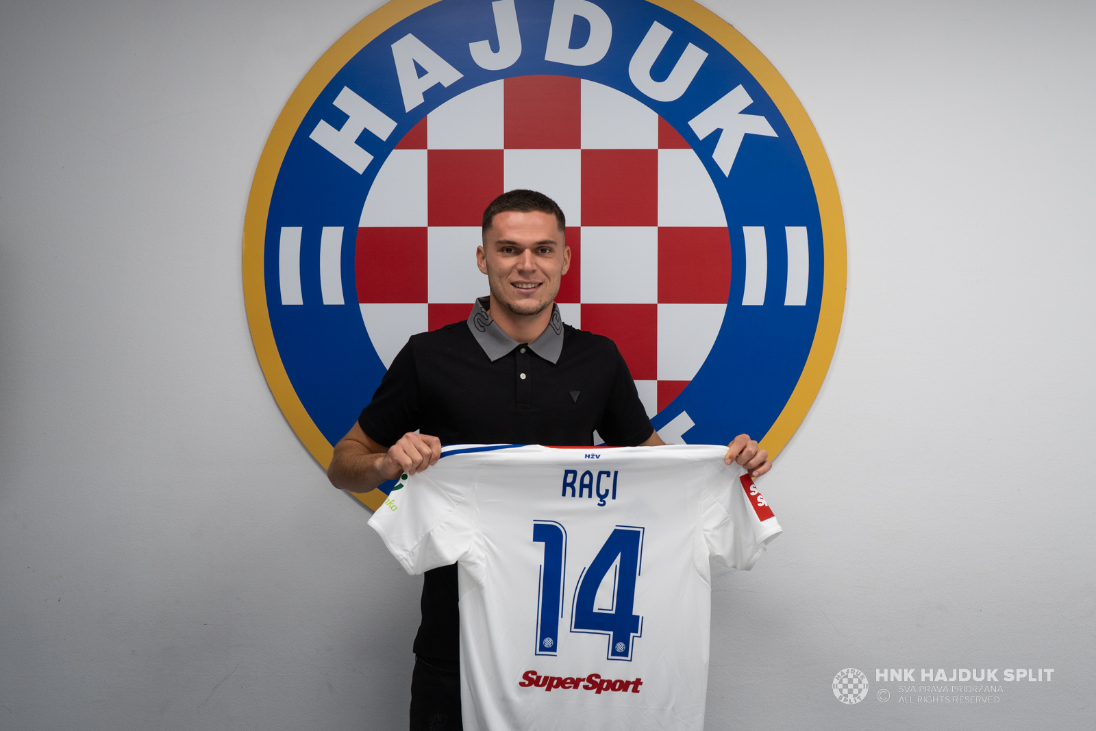 Ron Raçi novi je stoper Bijelih