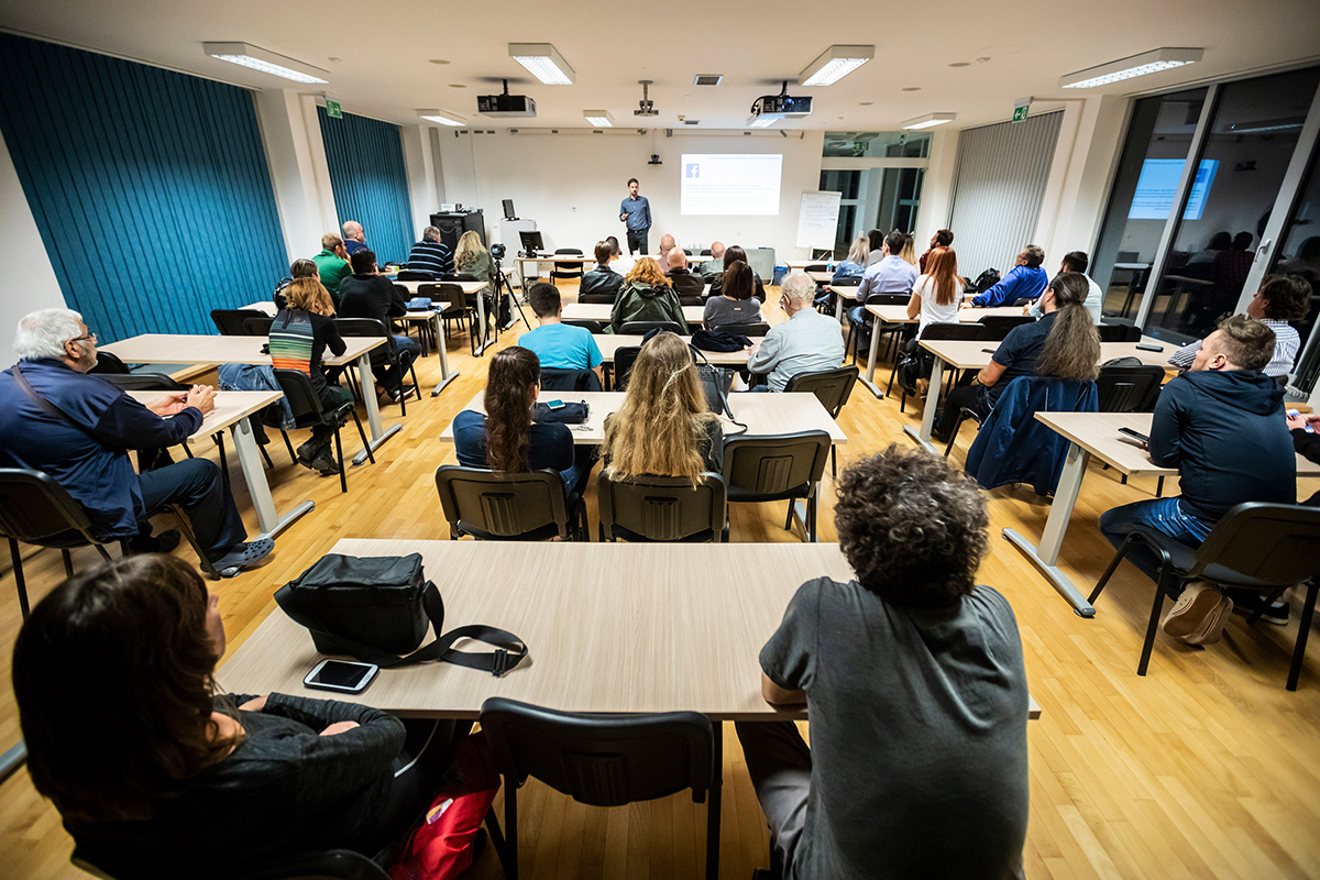 Split Format: Od Urbanog fotoimaginarija do stock fotografije