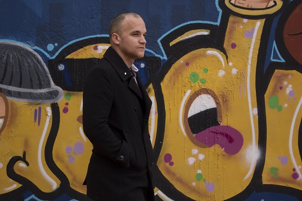 Hrvatski James Blunt ima novi singl – Petar Nižić predstavlja “Bezuvjetnu ljubav”