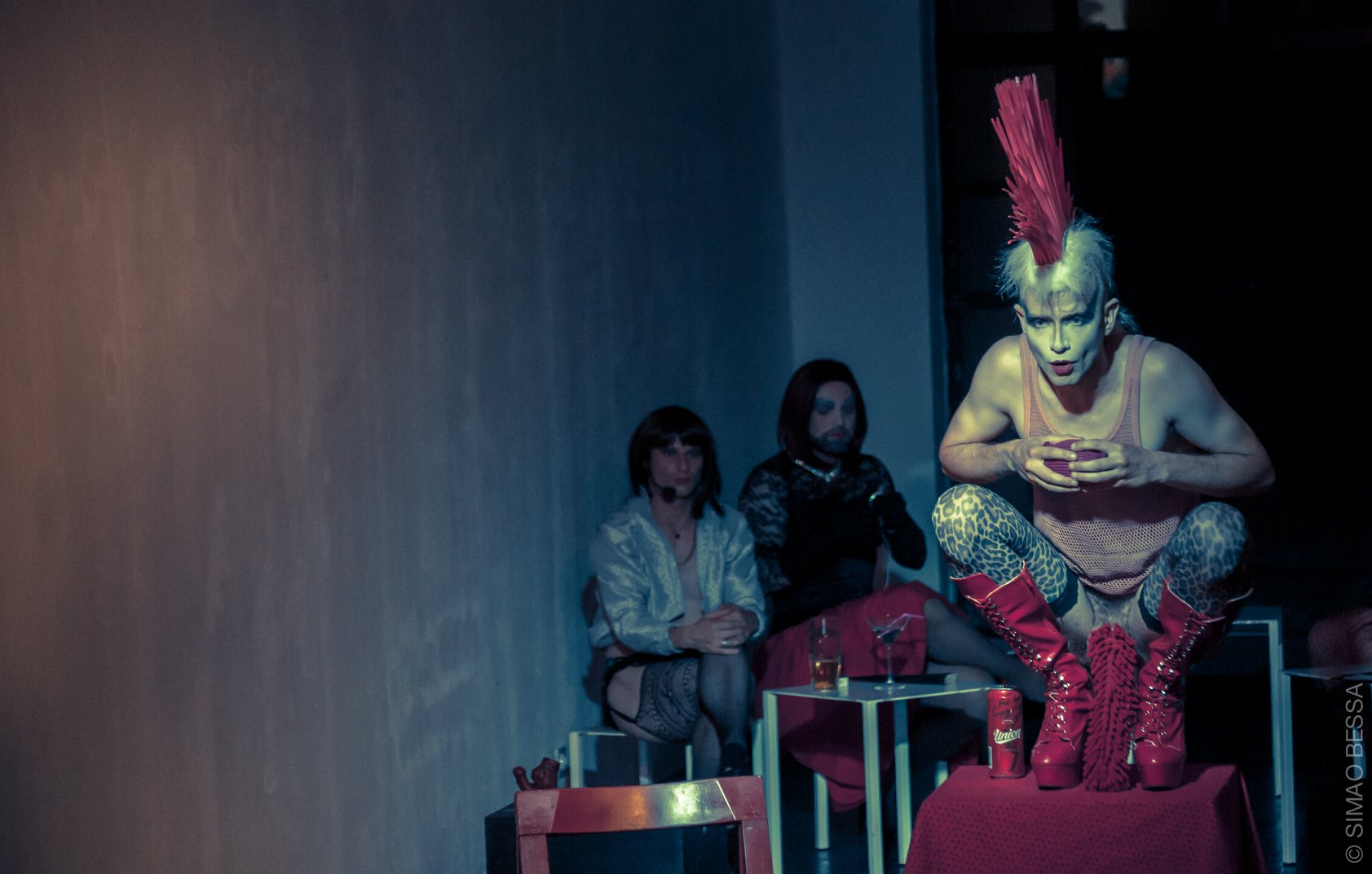 Ekstravagantni drag show iz Ljubljane u Klubu Kocka