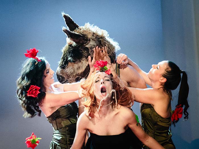 Izvedbama gostujućih drama San ivanjske noći i Čekajući Oresta započinje kazališna sezona HNK Split