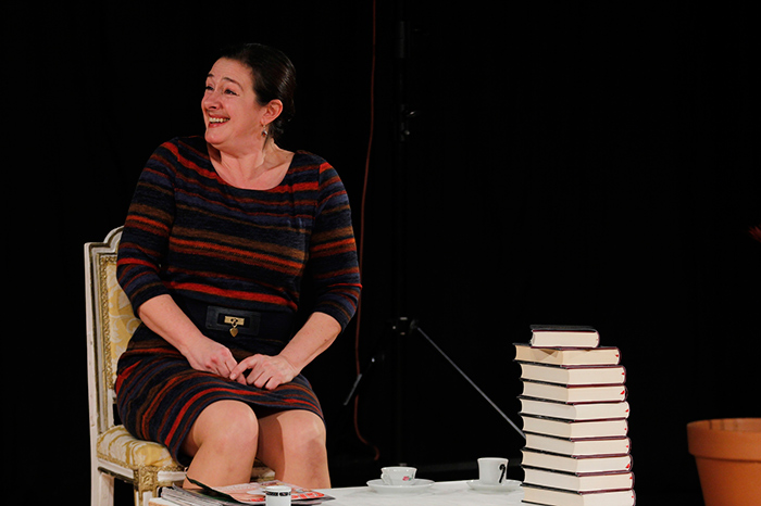 Osvojite ulaznice za hit predstavu „Kurva“, prema tekstovima kolumni Vedrane Rudan