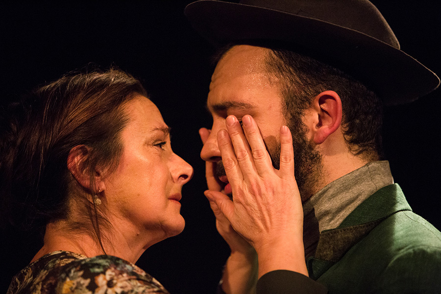 Prvi put kad sam ti vidjela lice ili prizivanje duhova osobne prošlosti