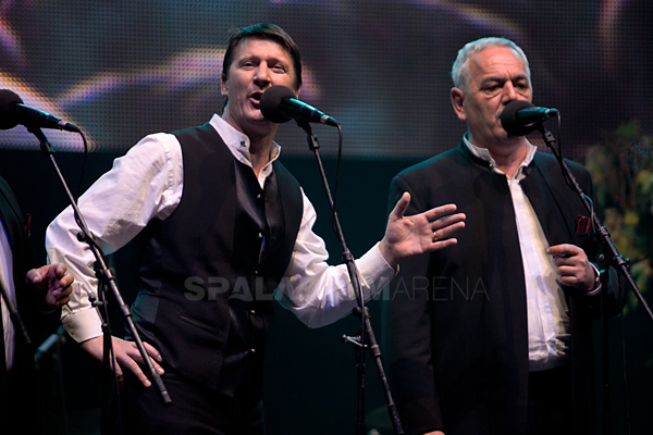 Tomislav Bralić i klapa Intrade u Spaladium Areni