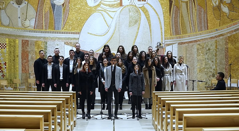 Mladi pjevači iz VIS „Veritas aeterna“ obradili tradicionalni uskrsni napjev „Puče moj“