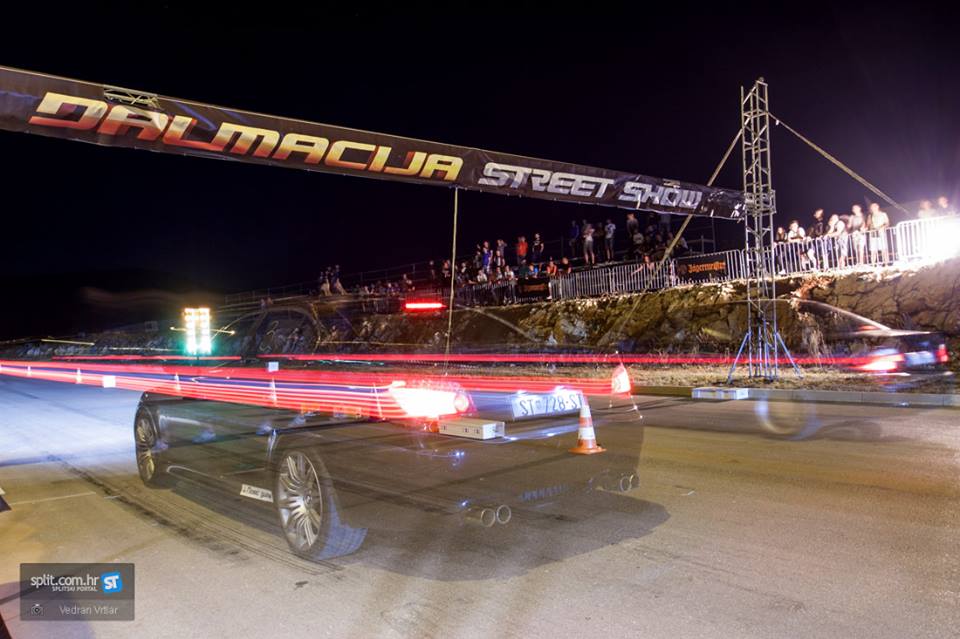 Snažni automobili, miris oktana i hostese na Kukuzovcu