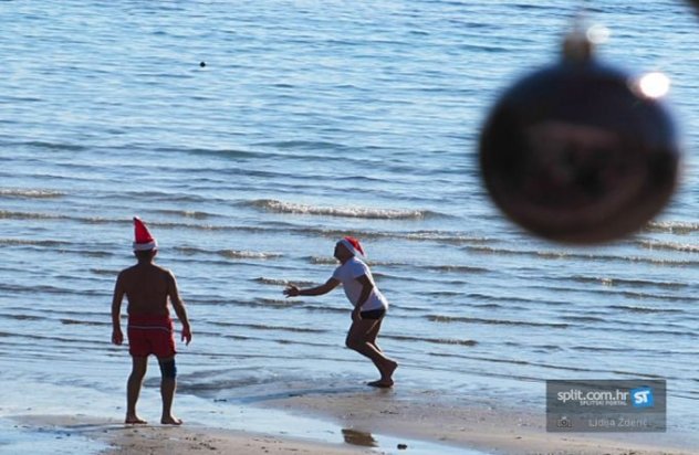 Želimo Vam sretan Božić !