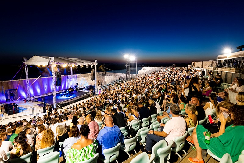 Mlade šibenske glazbene snage pridružuju se Benjaminu Clementineu na pozornici Tvrđave sv. Mihovila!