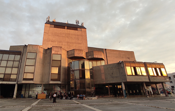 Kolovoz u Domu mladih donosi izložbe, druženja, dječje ljetne kampove…