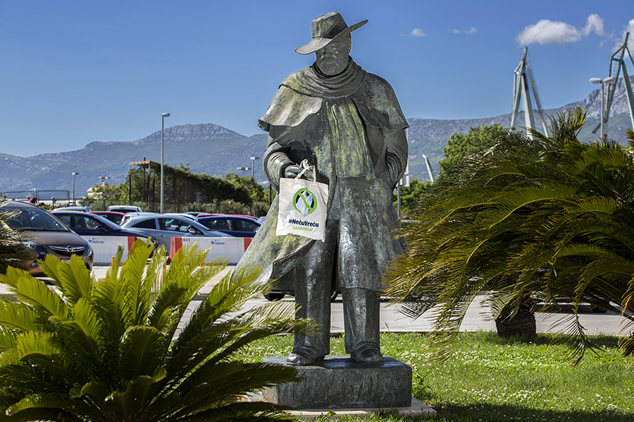 Više od 40.000 ljudi traži zabranu plastičnih vrećica u Hrvatskoj