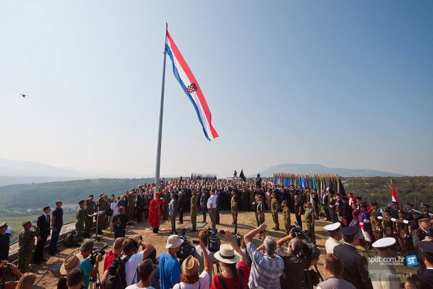 Čestitamo Vam Dan pobjede i domovinske zahvalnosti te Dan hrvatskih branitelja!