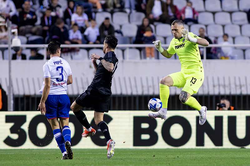 Hajduk poražen u polufinalu Kupa. Perišić debitirao, a na Poljudu izbili neredi