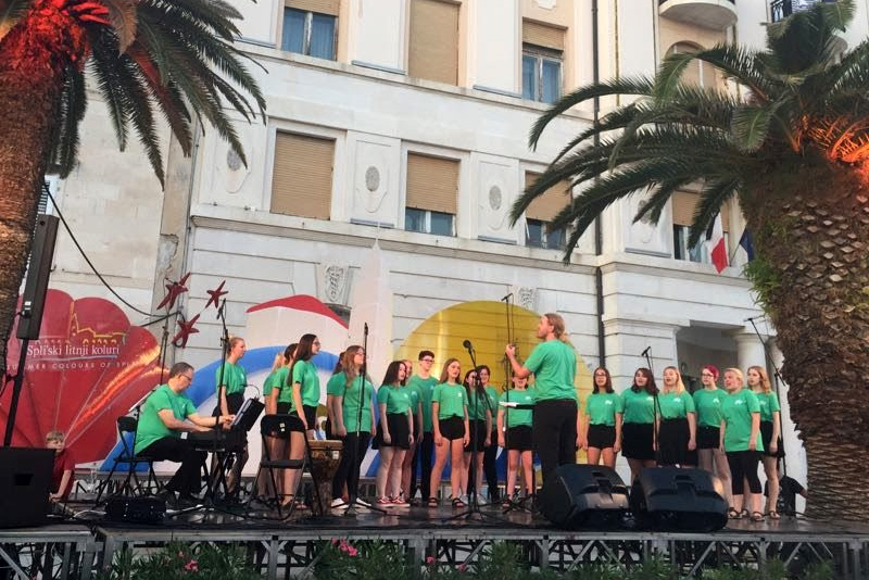 Mozartine s gostima iz Kanade ponovno oduševile publiku u Dalmaciji!