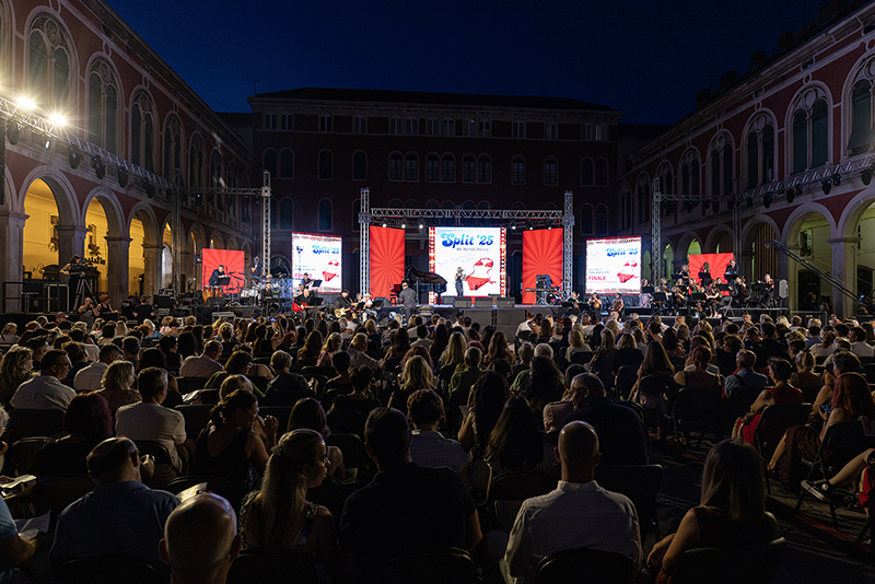 Kad neće HRT, hoće Hajduk: Snimku Splitskog festivala premijerno u utorak emitira čak 6 televizija!