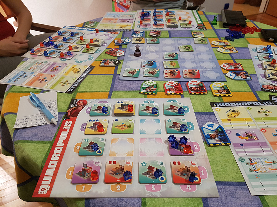 Igram da ne ostarim: Quadropolis