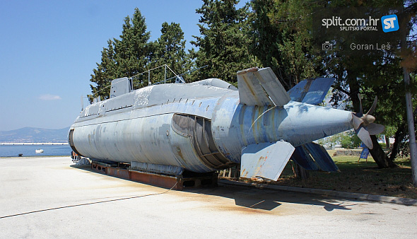 Od podmornice do spomenika