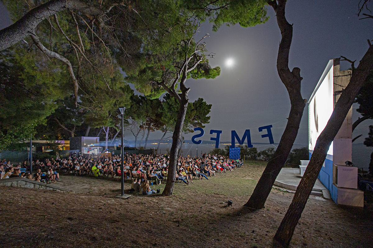 Mater rasprodala otvaranje FMFS-a, publika pohrlila  u ljetno kino Bačvice