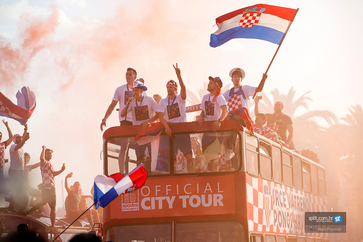 Pogledajte spektakularan doček Vatrenih na Rivi