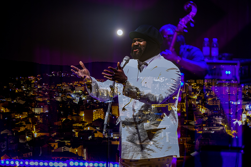 Savršena večer na Tvrđavi sv. Mihovila u režiji nevjerojatnog Gregoryja Portera i njegovog benda