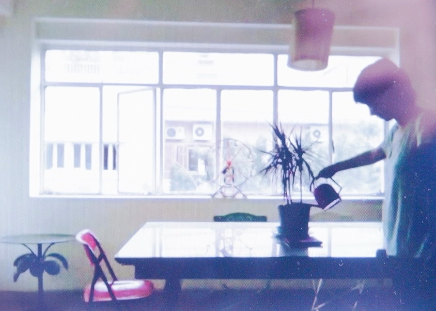 Izložba Bliski odnosi, velike udaljenosti i nove tehnologije u Klubu Kocka