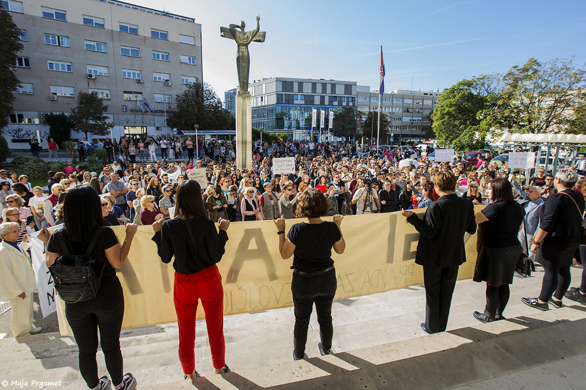 Ispred Županijskog suda u Splitu održan prosvjed “Pravda za djevojčice”