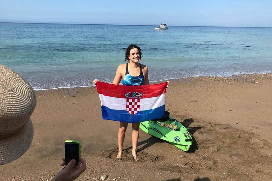 Pomozimo Dini u osvajanju trostruke krune!