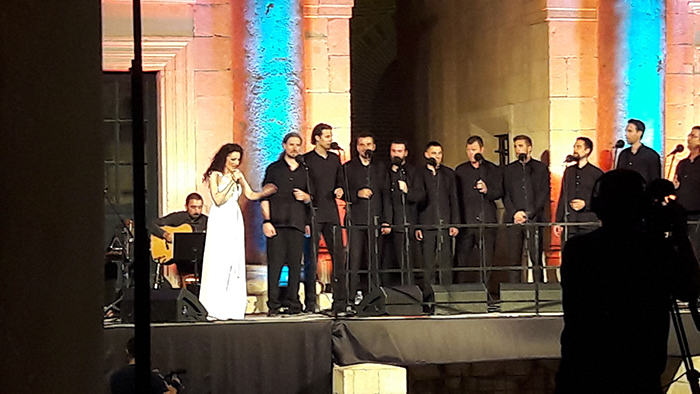 Uvod u 56.Splitski festival: Ovacije klapi Cambi Split na Peristilu