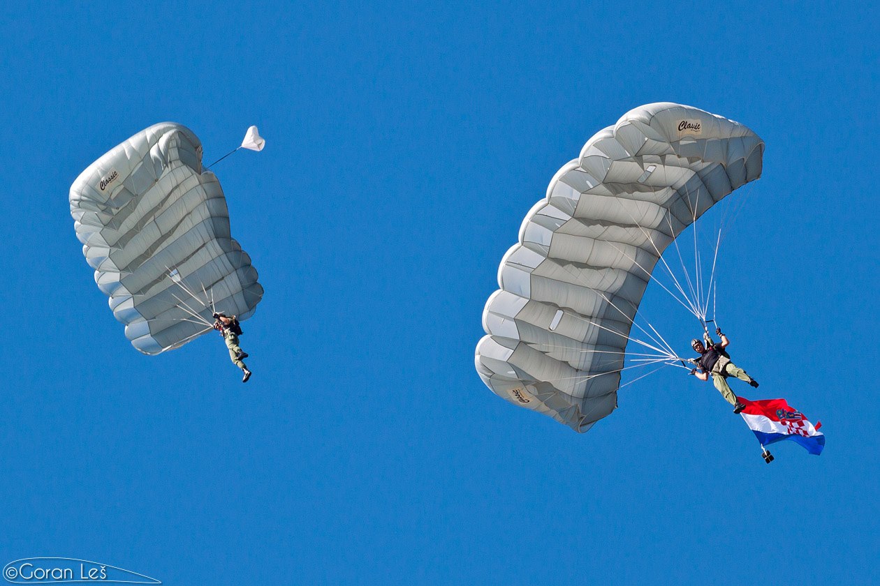 Aeroklub Sinj i ove godine vrši upis kandidata za padobransku obuku