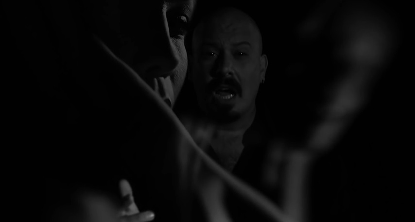 Poslušajte novu pjesmu Saše Jakelića: “Da se bar u kišu pretvorim”