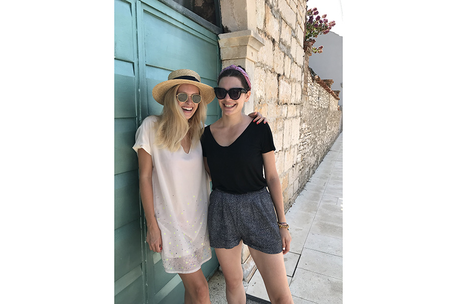 Uz Domenicu i Đanu,  Miji će se na pozornici pridružiti još jedna posebna dama